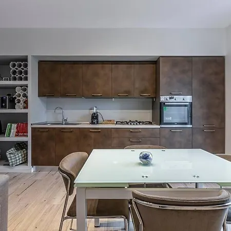 Three 2 Beds, 3rd Bed Available Appartement Milaan