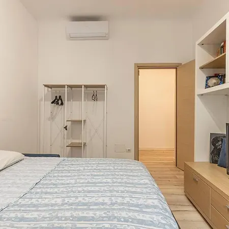 Three 2 Beds, 3rd Bed Available Апартаменты *
