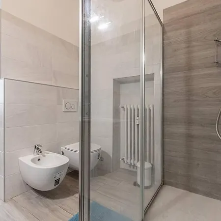Three 2 Beds, 3rd Bed Available * Milaan