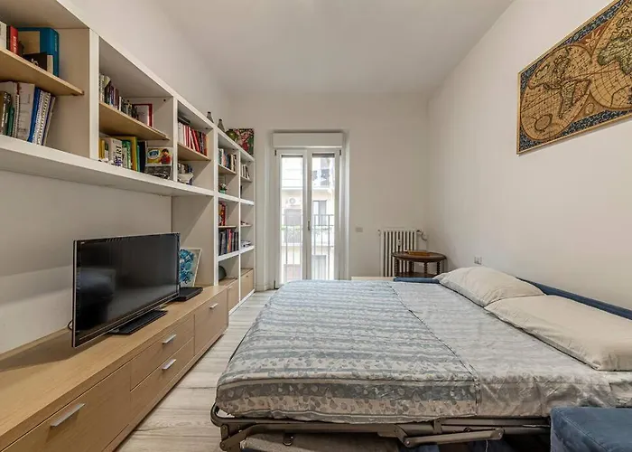 Three 2 Beds, 3rd Bed Available Lejlighed