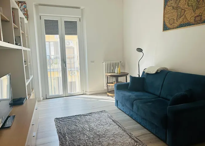 Three 2 Beds, 3rd Bed Available * Milano